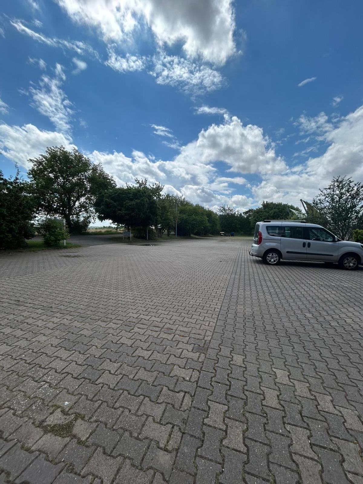 Abb Sportcenter Gaensefurth, Doppelzimmer Ohne Kueche, Standard Doppelzimmer Mit Kueche Hecklingen  Exterior photo